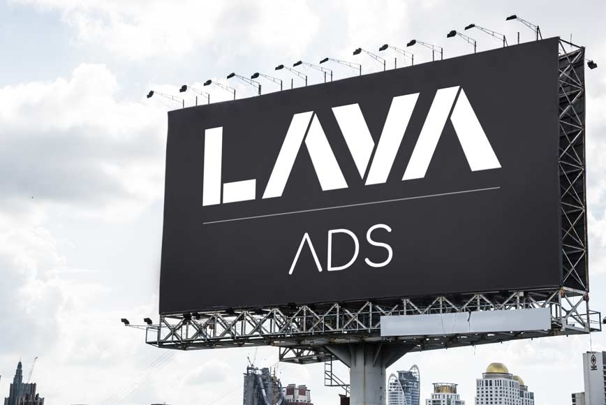 Fotografija megaborda s reklamom za Lava ADS - crna pozadina i beli Lava ADS logo.
