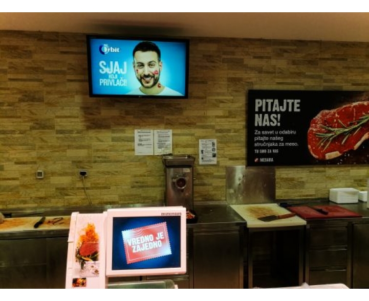 Beograd - TC Merkator - Hipermarket - Ekran na odeljenju mesare MTC